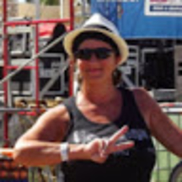 Meet your Posher, Debbie - Picture 1 of 1